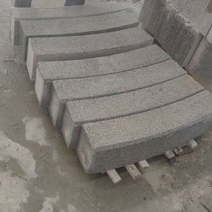 武汉芝麻白弧形路牙石