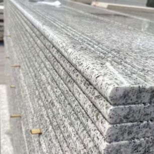 武汉芝麻白楼梯踏步 花岗岩楼梯板材