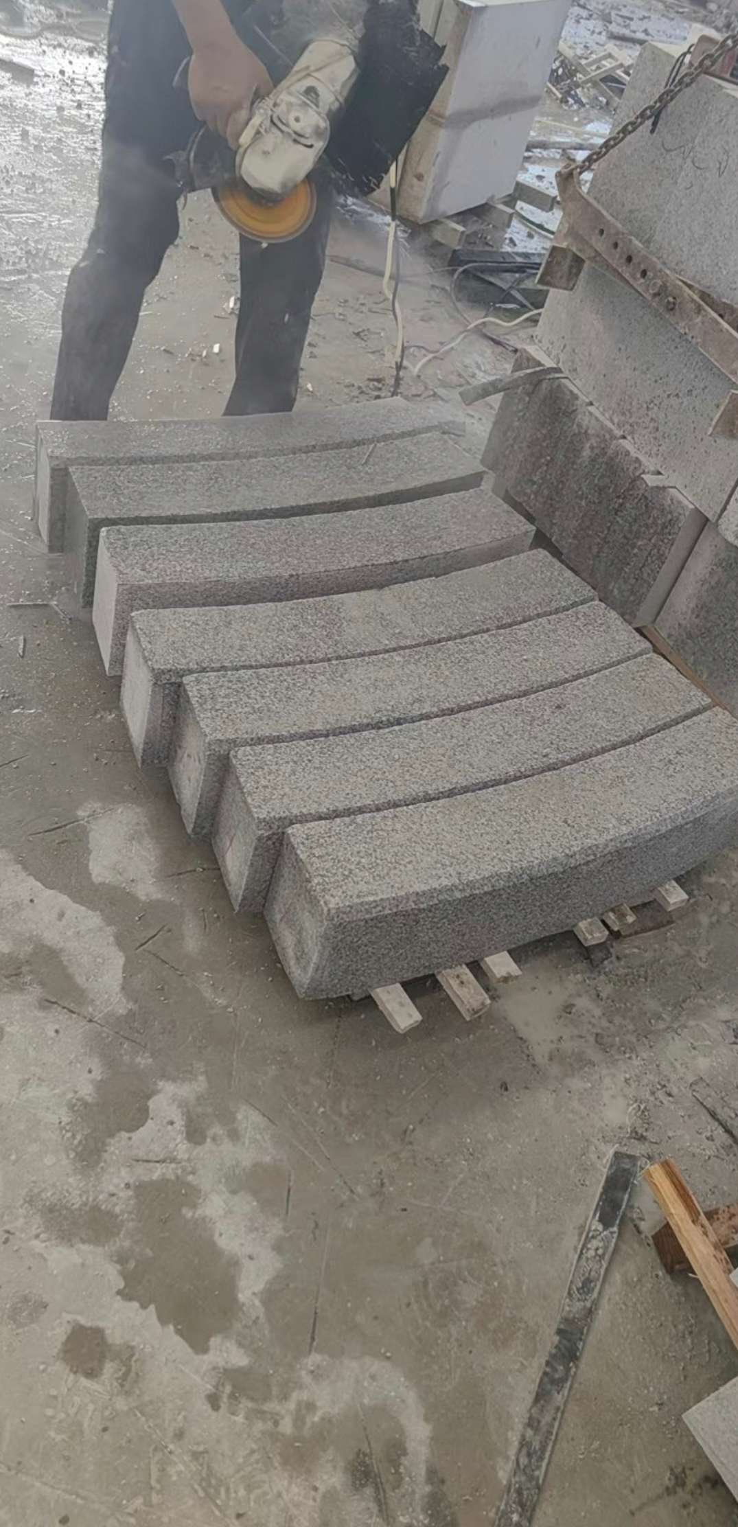 武汉芝麻白弧形路牙石