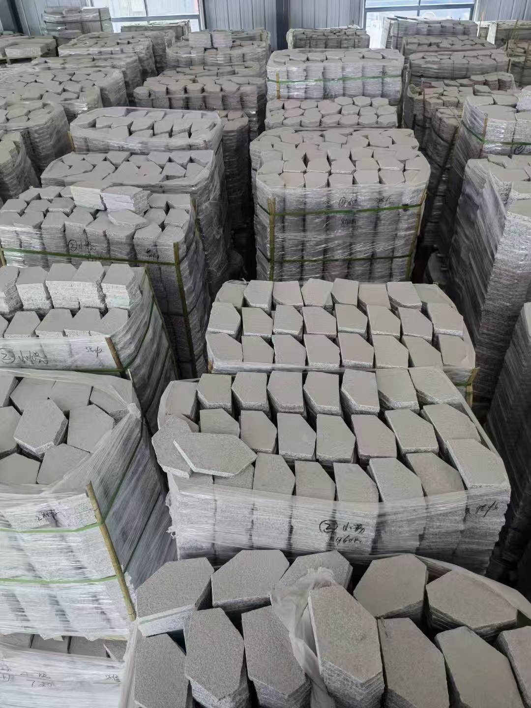 武汉芝麻白石材冰裂纹，碎拼。