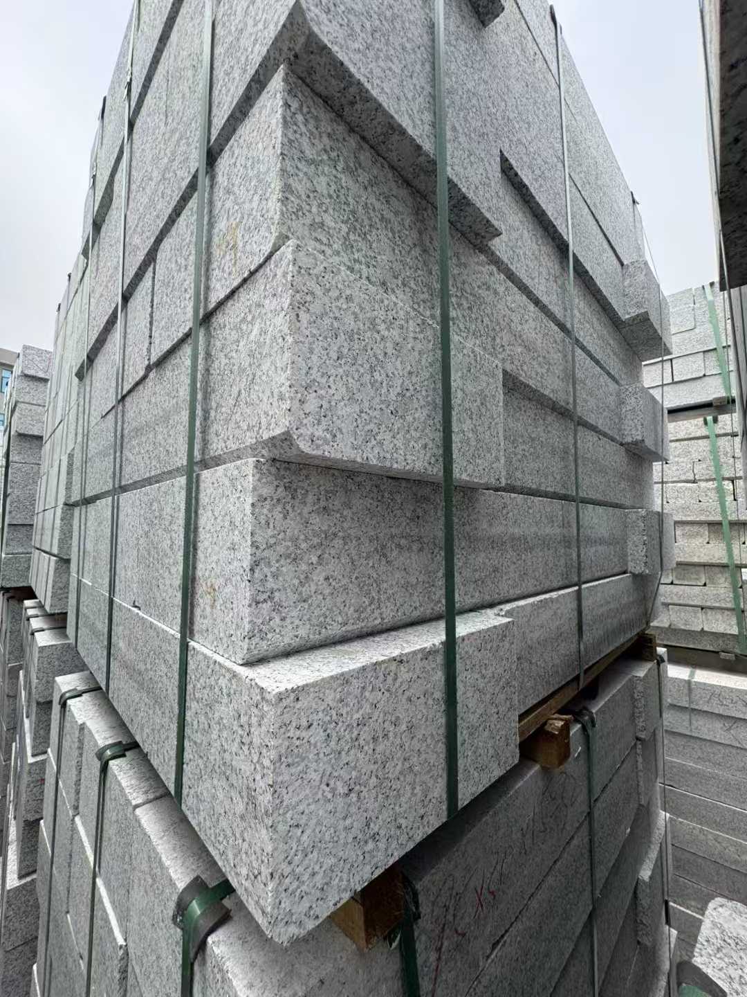 武汉芝麻白路牙石 马路牙子