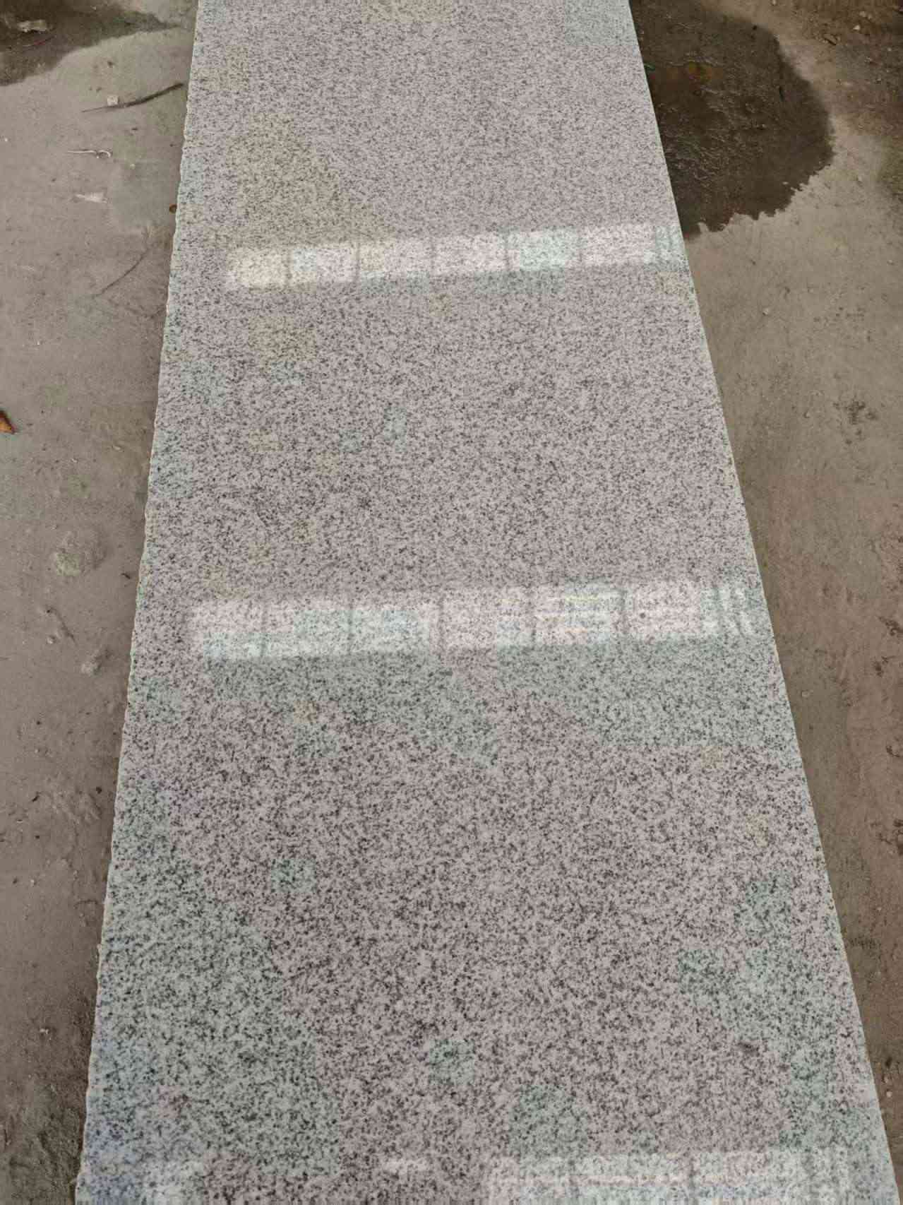 武汉芝麻白光面毛板